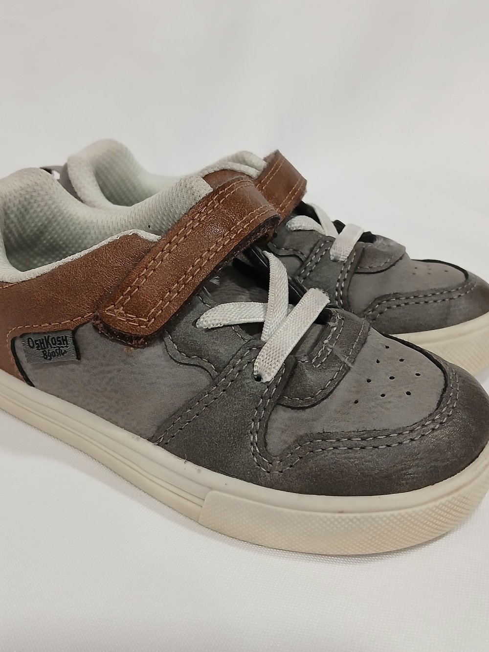 Oshkosh B’Gosh Toddler Shoes Size 8M Easy On/Off Sneakers Gray/Brown EUC